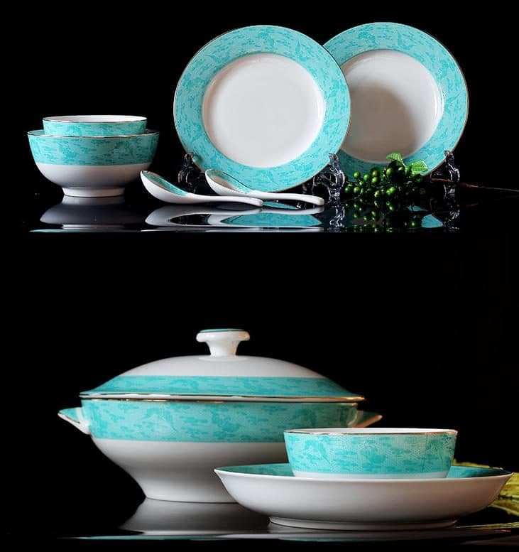 Red Leaf Auspicious Clouds — a 28-piece Chinese porcelain dinner service