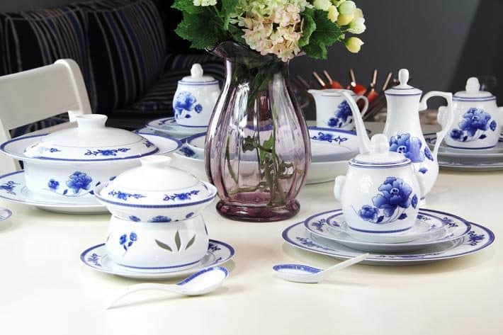 Red Leaf Collector's Edition Celadon Charm — a 128-piece Chinese porcelain dinner service