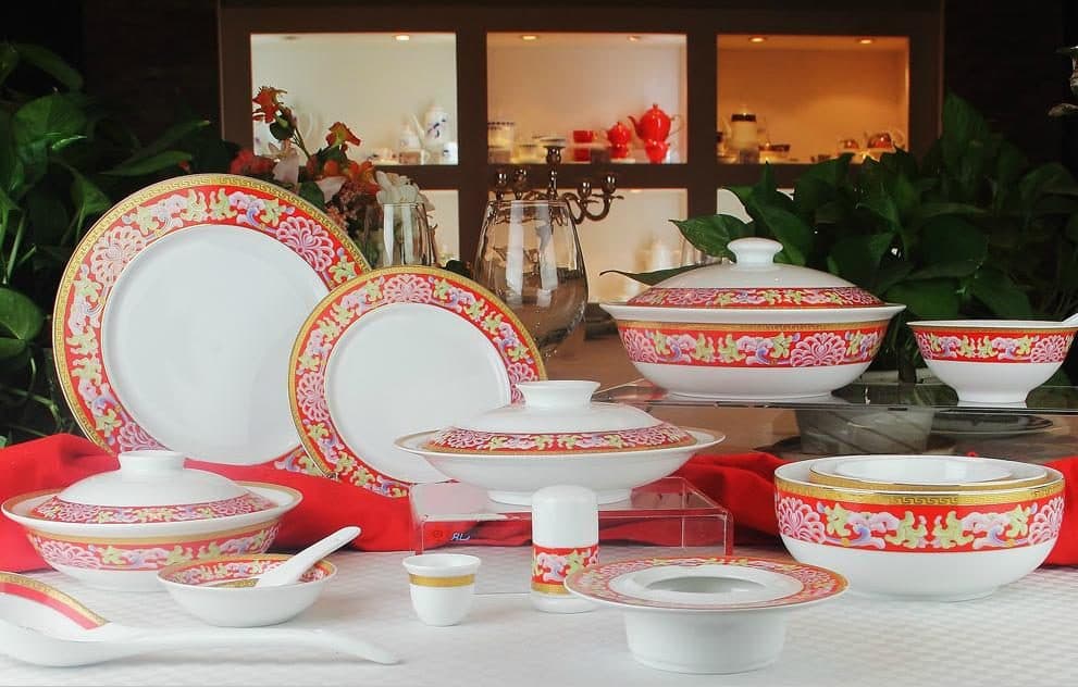 Red Leaf Happiness & Fulfilment — a 62-piece Chinese porcelain dinner service