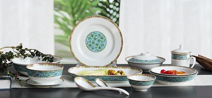 Red Leaf Heavenly Lake — a 46-piece Chinese porcelain dinner service