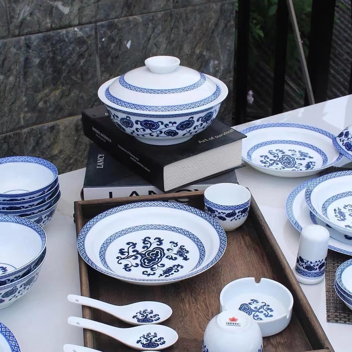 The Red Leaf Ruyi service, 60 pieces of high-fired Jingdezhen porcelain