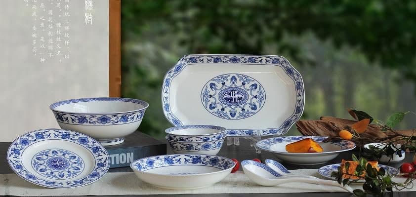 Red Leaf Ruyi Scroll — a 28-piece Chinese porcelain dinner service