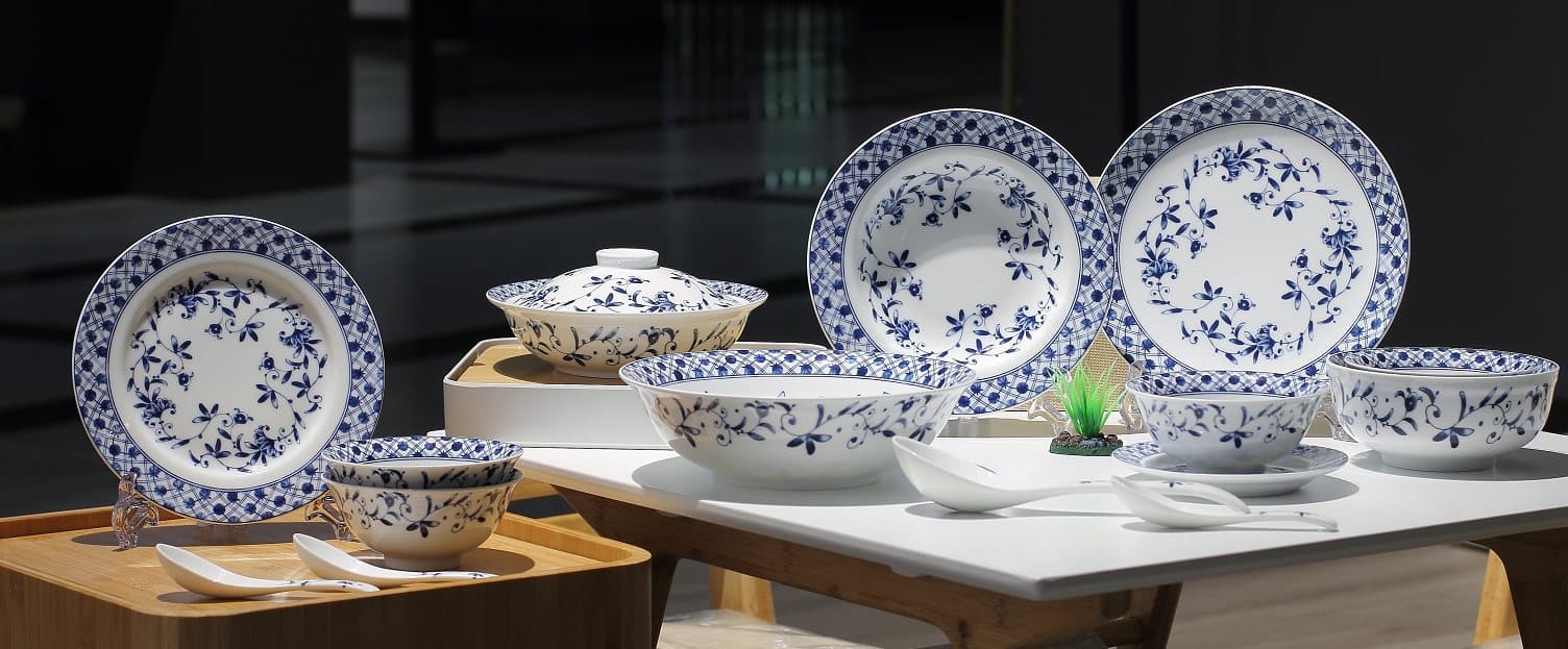 Tang Scroll — 28-piece Family Service
